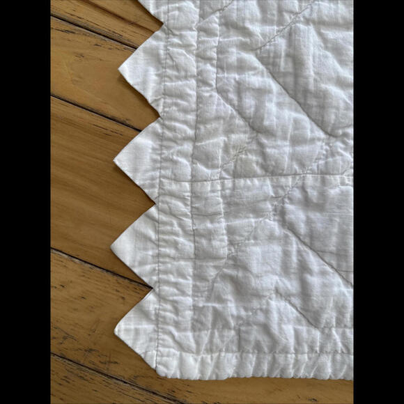 VTG Quilt Hand Quilted & Embroidered Flowers 94x75” Pink Purple Cottage Chic - Picture 12 of 13